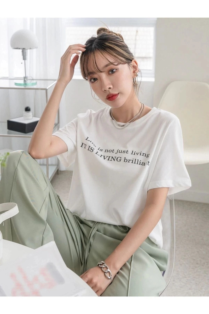 Kadın Beyaz Lıvıng Baskılı Oversize Bisiklet Yaka Tshirt