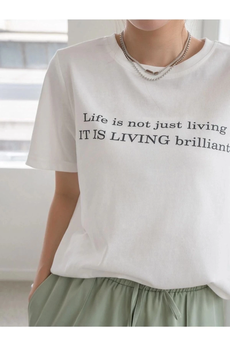 Kadın Beyaz Lıvıng Baskılı Oversize Bisiklet Yaka Tshirt