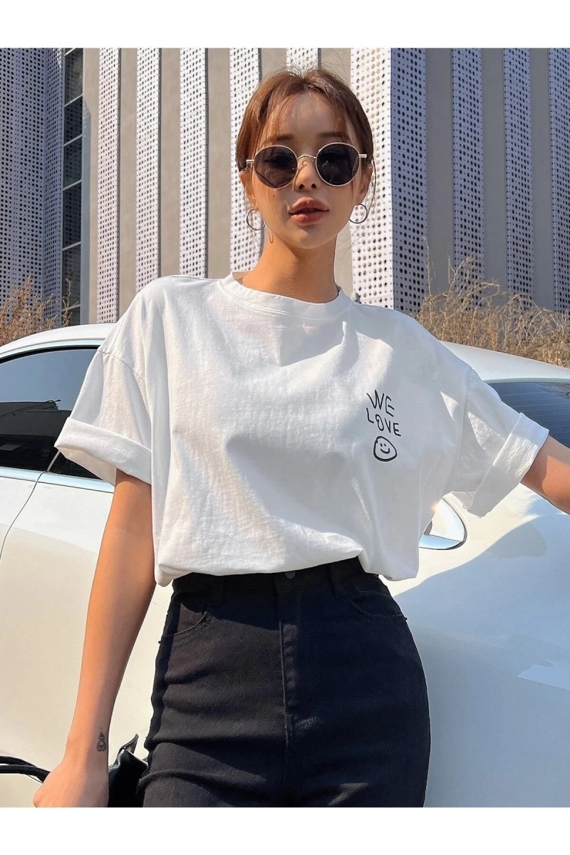 Kadın Beyaz Love Love Love Baskılı Oversize T-shirt