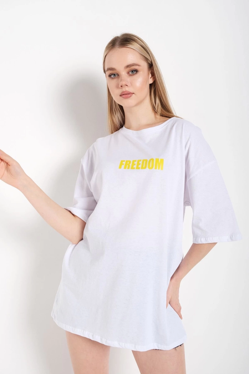 Kadın Beyaz Oversize Freedom Baskılı T-shirt