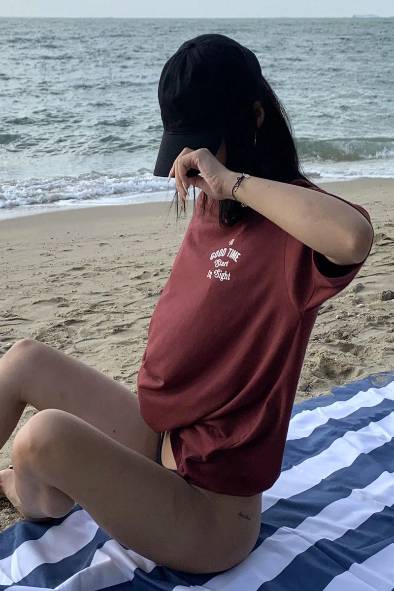 Kadın Bol Günlük Mektup Baskılı Plaj Tatil Tişörtü, Yaz Mezuniyet Kıyafeti