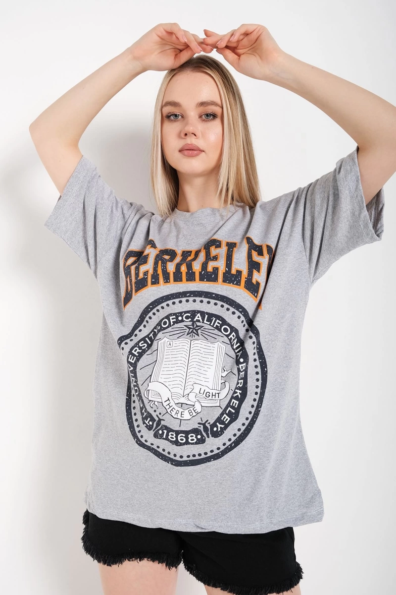 Kadın Gri Oversize Berkeley Baskılı T-shirt