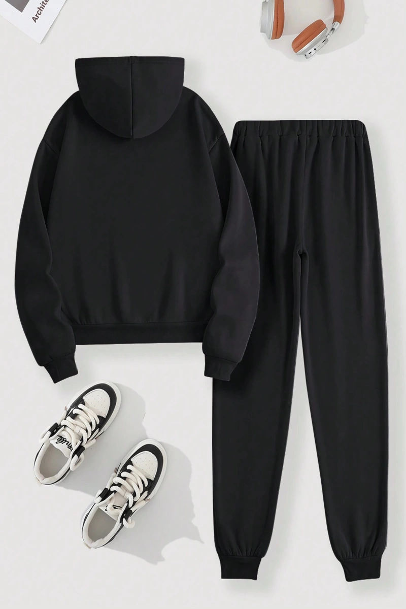Kadın Kapşonlu Siyah Baskılı Bağcıklı Sweatshirt ve Jogger Pantolon İki Parçalı Takım