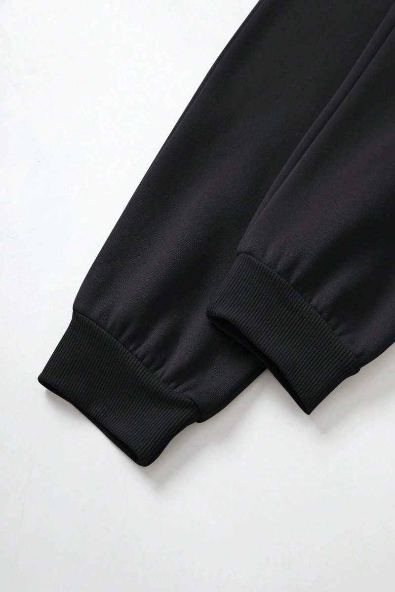 Kadın Kapşonlu Siyah Baskılı Bağcıklı Sweatshirt ve Jogger Pantolon İki Parçalı Takım