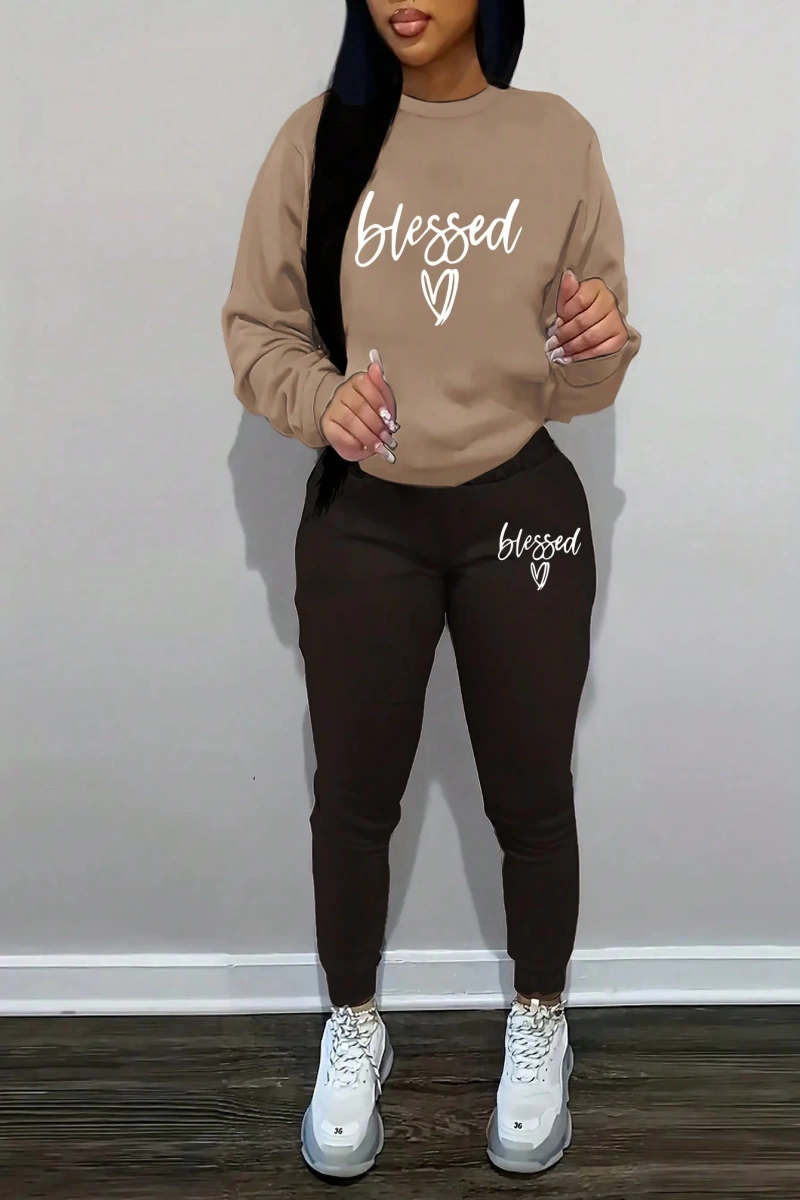 Kadın Mektup Baskılı Düşük Omuz Sweatshirt Ve Bağcıklı Bel Pantolon Takımı