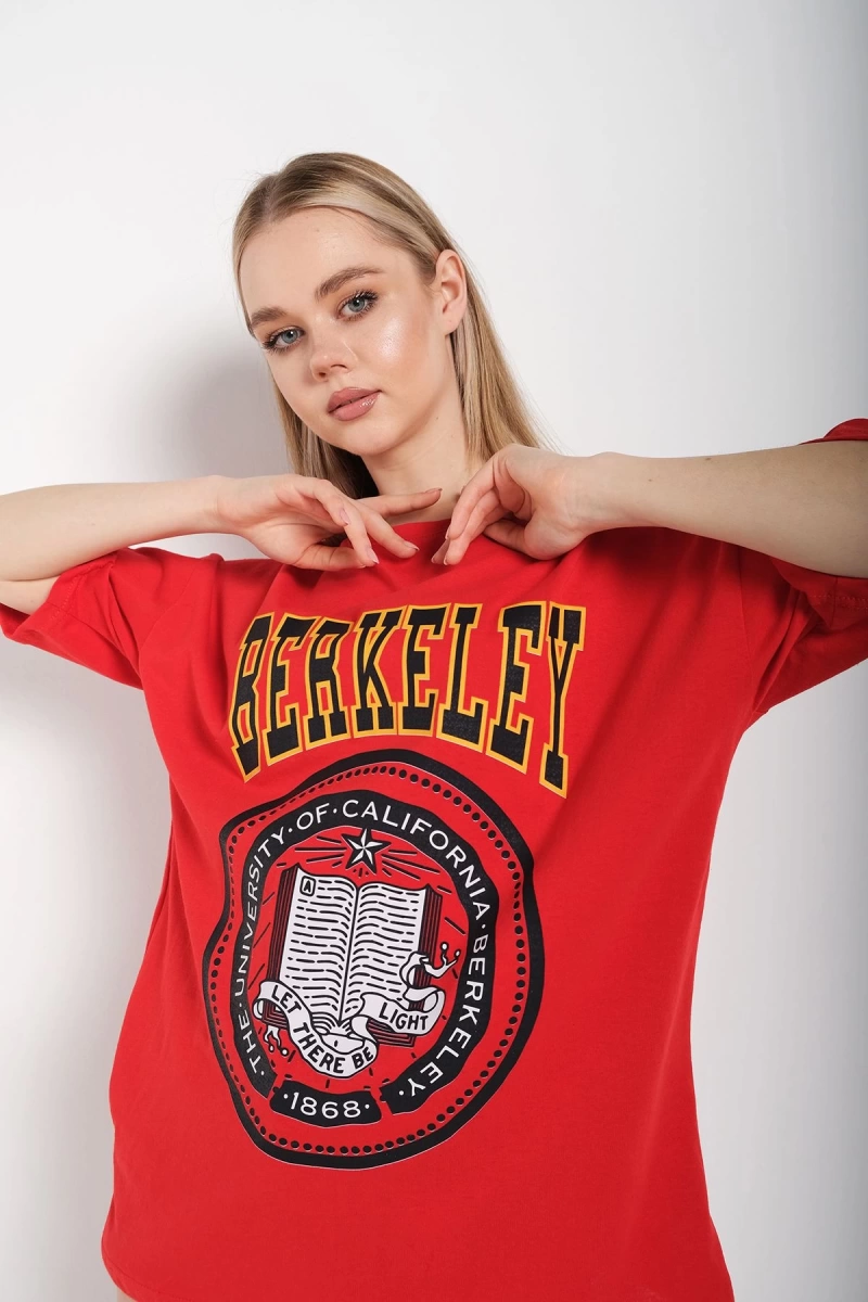 Kadın Oversize Berkeley Baskılı Kırmızı T-shirt