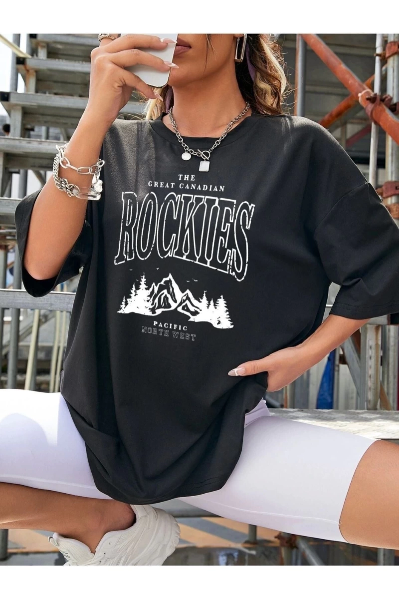 Kadın Siyah Rockıes Baskılı Oversize Bisiklet Yaka Tshirt