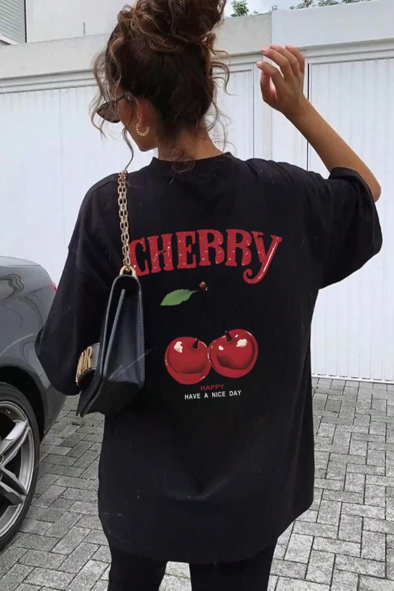 Kadın Yaz Yeni Minimalist Kiraz Ve Slogan Baskılı Rahat Tatil Stili Gevşek Ve Çok Yönlü Yuvar
