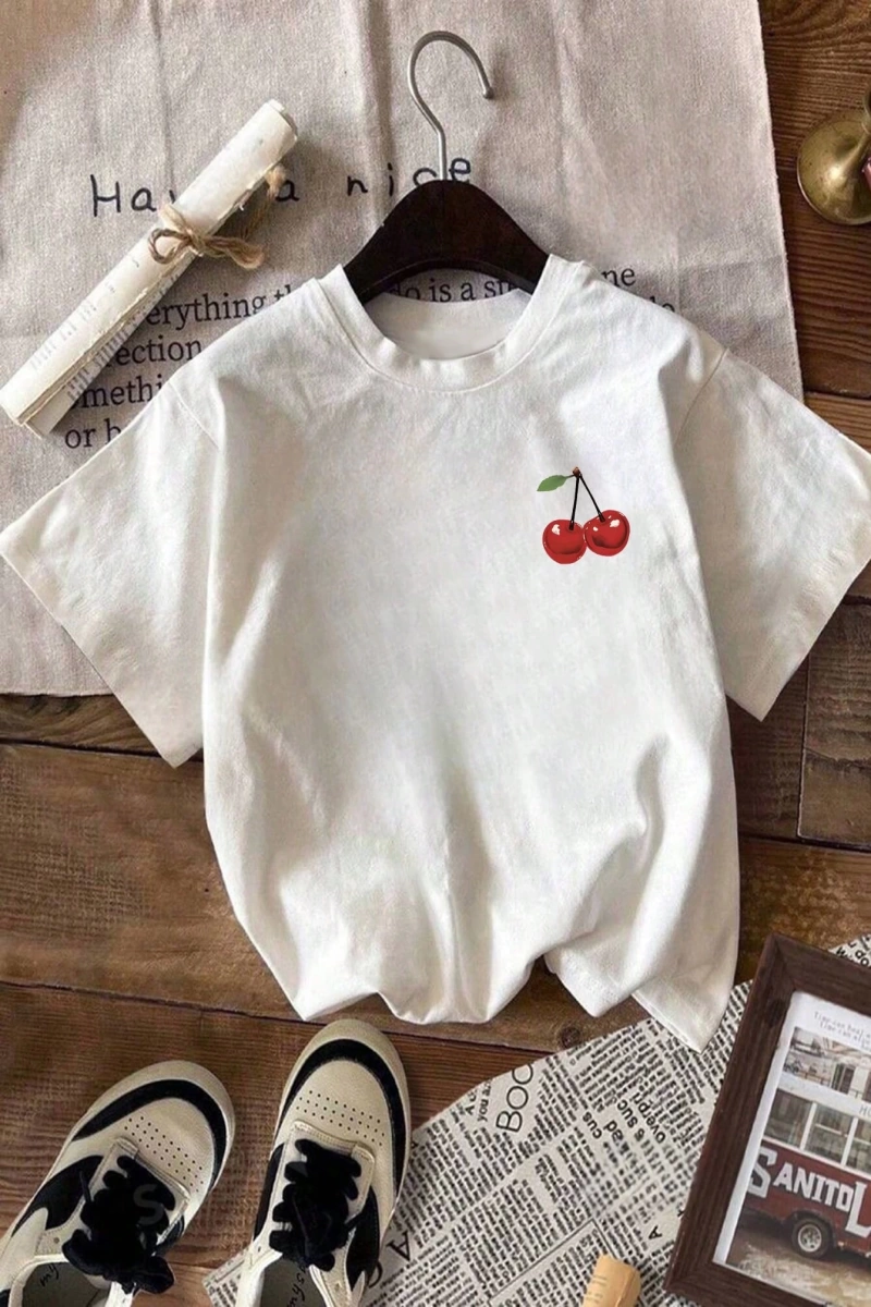 Kadın Yaz Yeni Minimalist Kiraz Ve Slogan Baskılı Rahat Tatil Stili Gevşek Ve Çok Yönlü Yuvar