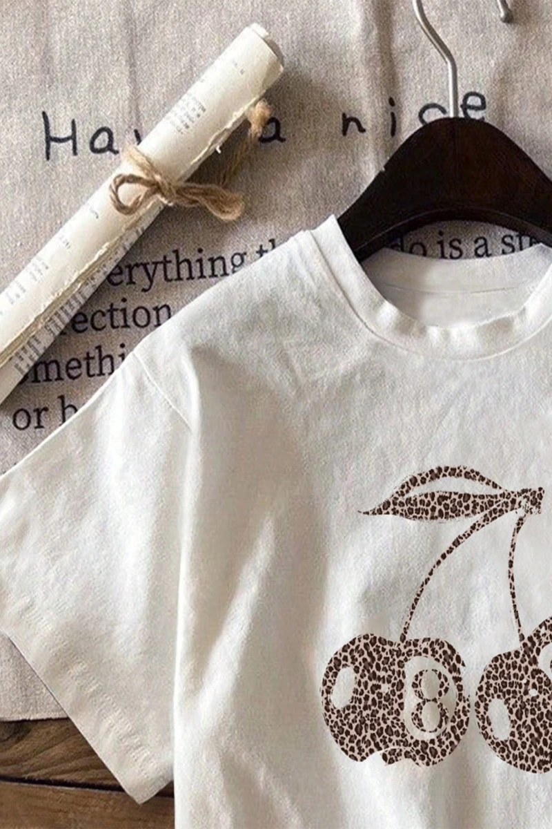 Kadın Yaz Yeni Minimalist Kiraz Ve Slogan Baskılı Rahat Tatil Stili Gevşek Ve Çok Yönlü Yuvar