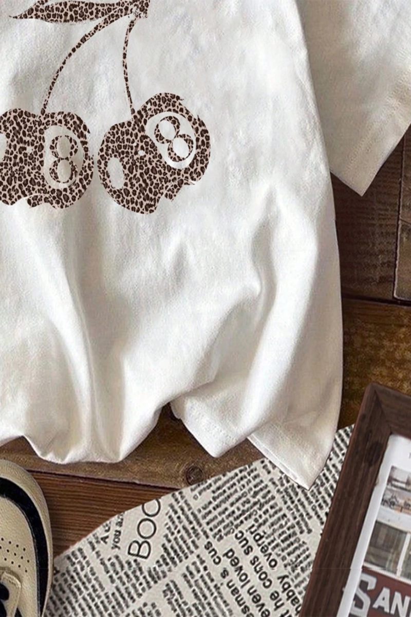 Kadın Yaz Yeni Minimalist Kiraz Ve Slogan Baskılı Rahat Tatil Stili Gevşek Ve Çok Yönlü Yuvar