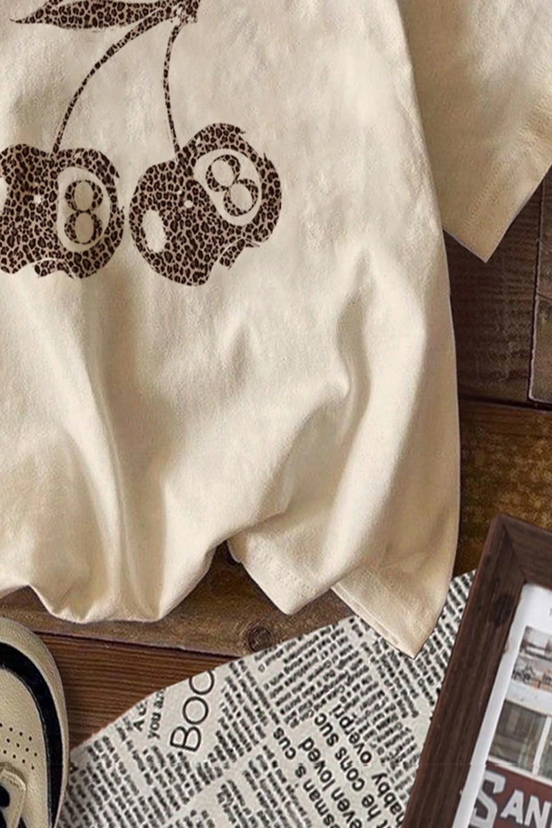 Kadın Yaz Yeni Minimalist Kiraz Ve Slogan Baskılı Rahat Tatil Stili Gevşek Ve Çok Yönlü Yuvar