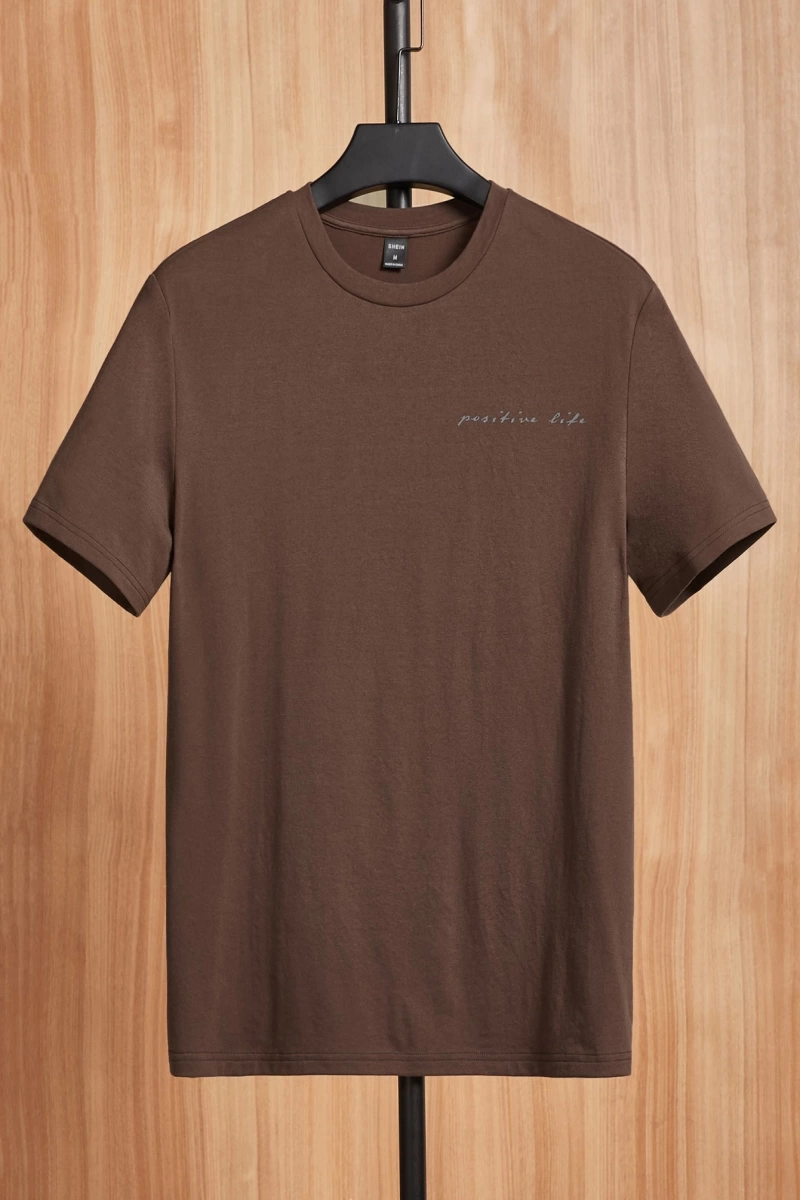 Kahve Rengi Slim Fit Örme Tişört, Minimalist ve Şık Günlük Giyim