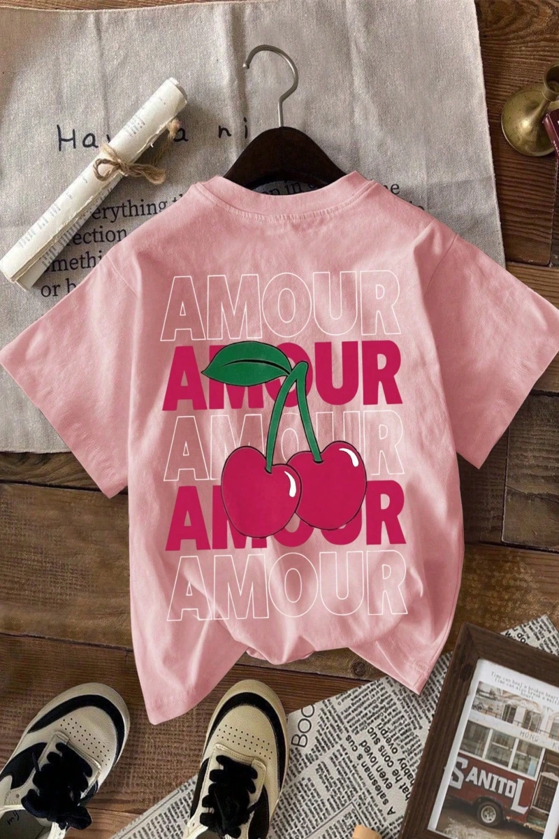 Kiraz AMOUR Desen Kadın Günlük Yuvarlak Yaka Kısa Kollu Tişört