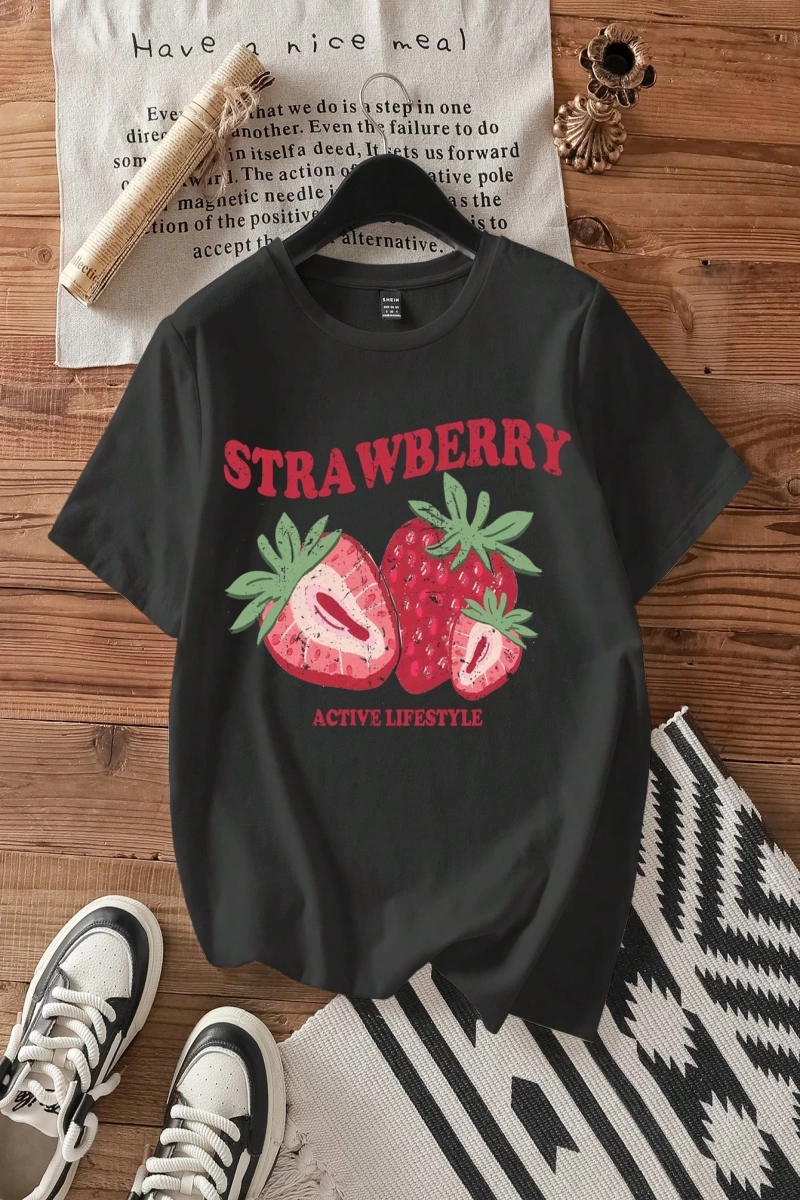 Loose Casual Strawberry English Logo Yuvarlak Yaka Kısa Kollu Tişört Kadınlar İçin,