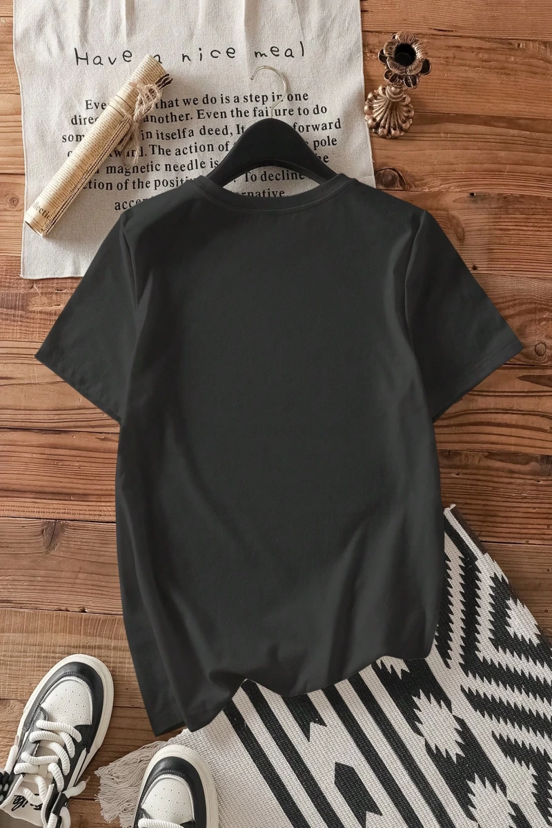 Loose Casual Strawberry English Logo Yuvarlak Yaka Kısa Kollu Tişört Kadınlar İçin,