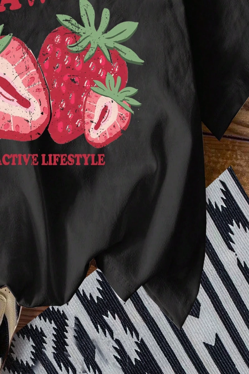 Loose Casual Strawberry English Logo Yuvarlak Yaka Kısa Kollu Tişört Kadınlar İçin,