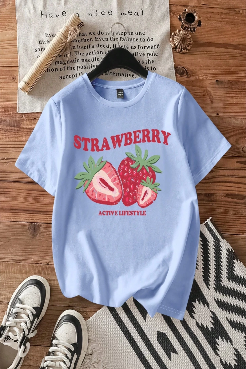 Loose Casual Strawberry English Logo Yuvarlak Yaka Kısa Kollu Tişört Kadınlar İçin,