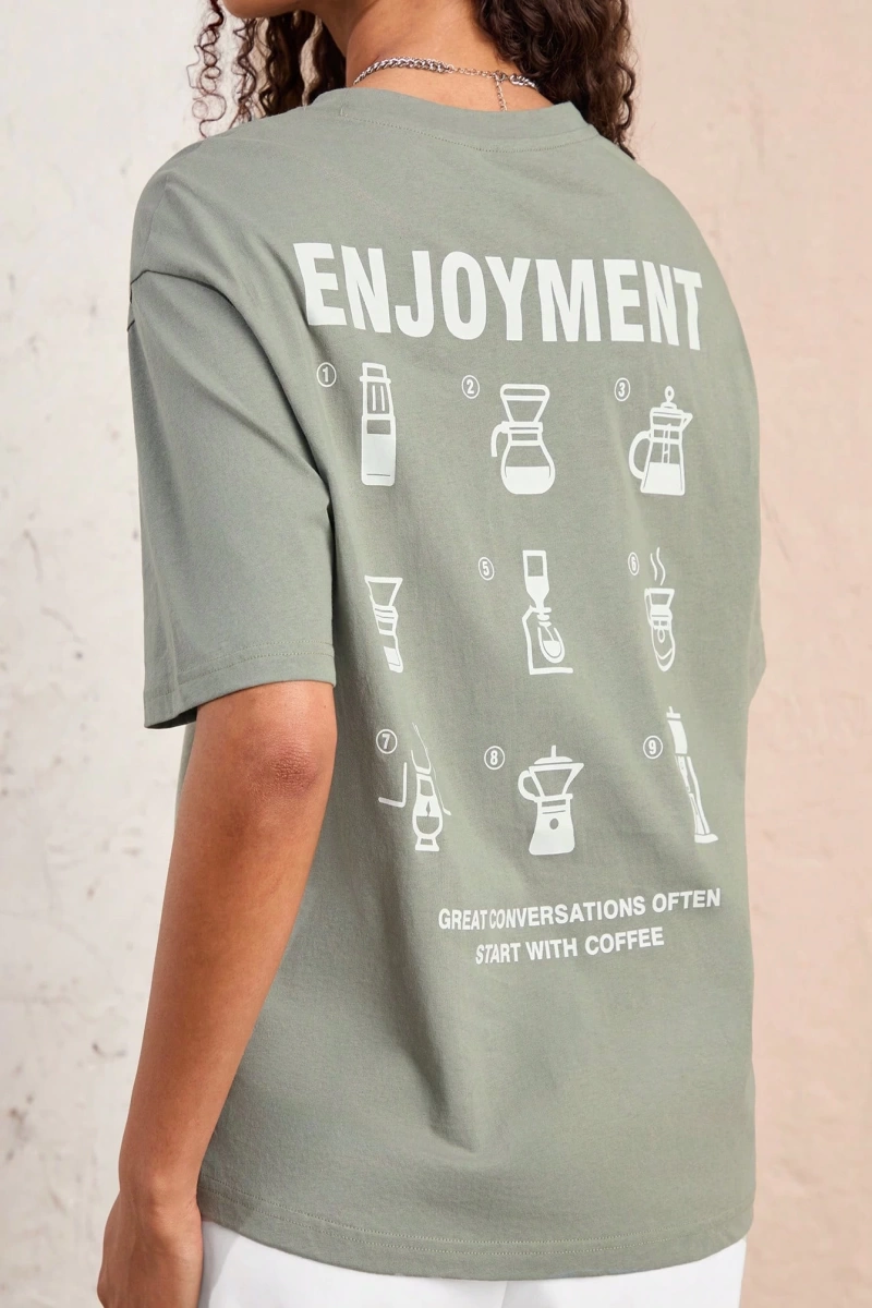 Manfinity Unisex Erkek Yuvarlak Yaka Bol Tişört ve Elastik Bel Şort Takımı