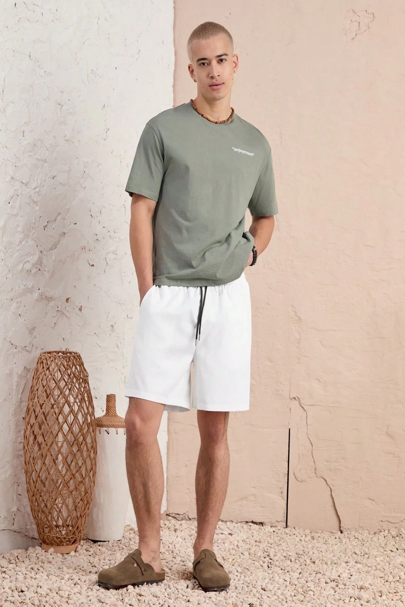Manfinity Unisex Erkek Yuvarlak Yaka Bol Tişört ve Elastik Bel Şort Takımı