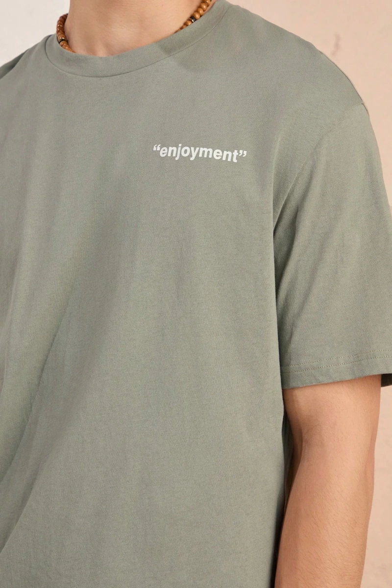 Manfinity Unisex Erkek Yuvarlak Yaka Bol Tişört ve Elastik Bel Şort Takımı