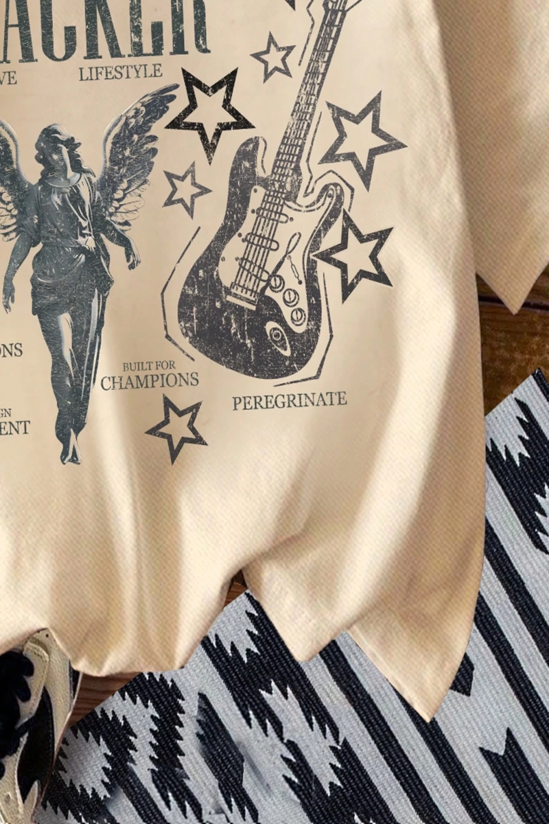 Müzik Festivali Rahat Bol Gitar Melek Grafik Yuvarlak Yaka Kısa Kollu Kadın Tişörtü,