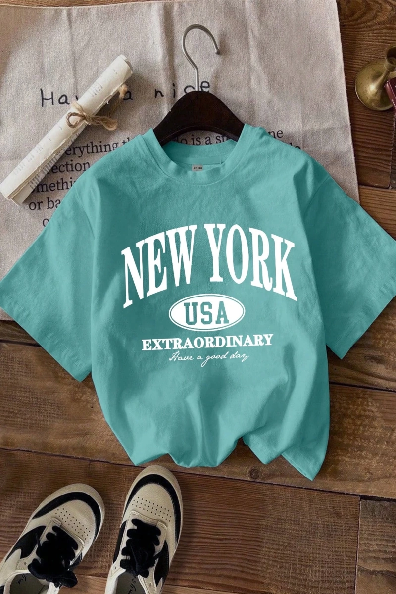 Okula Dönüş New York Rahat Harfli Grafik Düzenli Yuvarlak Yaka Kısa Kollu Kadın Ti