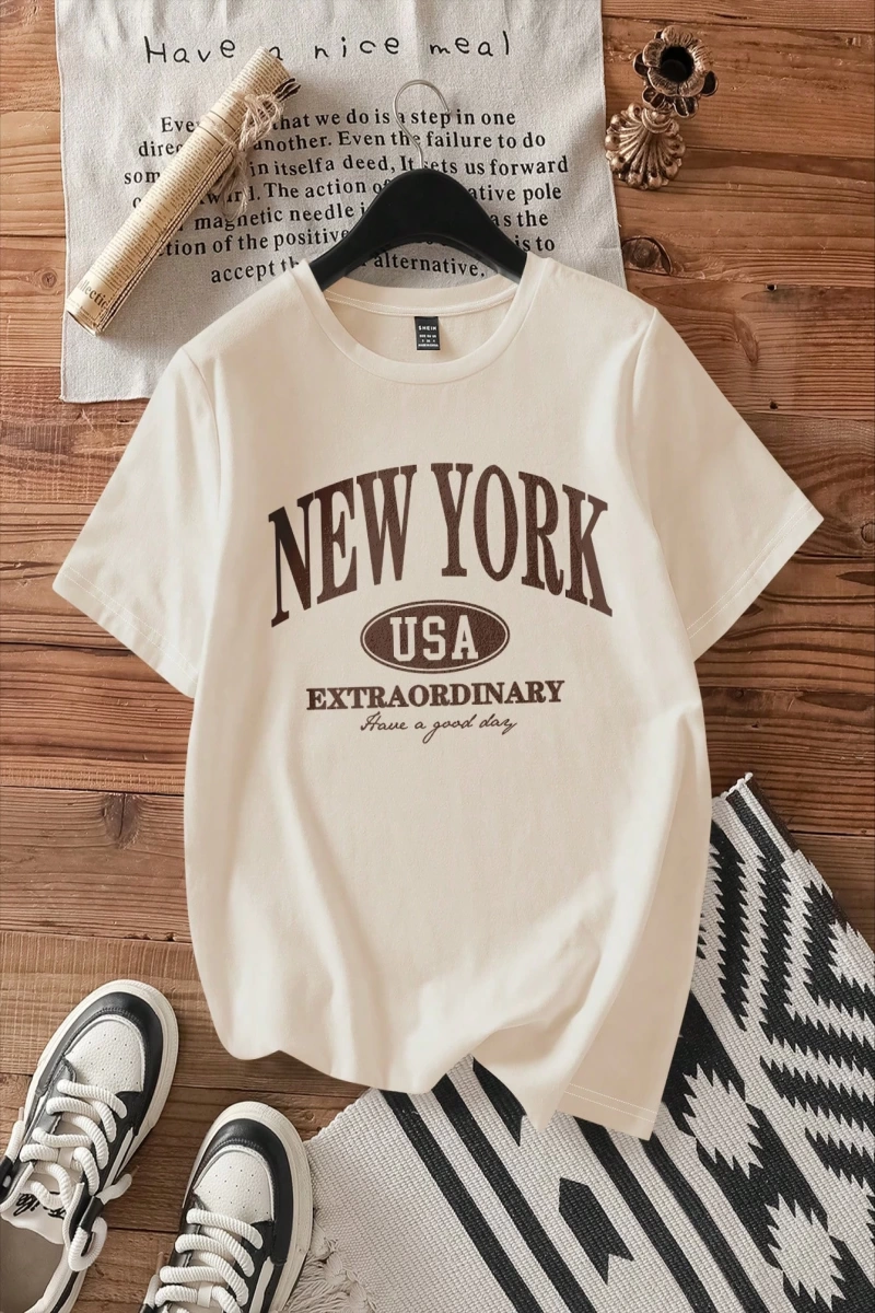 Okula Dönüş New York Rahat Harfli Grafik Düzenli Yuvarlak Yaka Kısa Kollu Kadın Ti