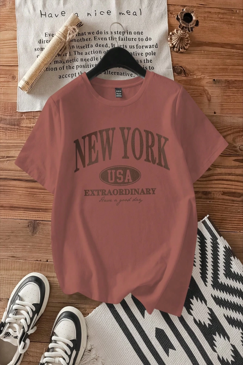 Okula Dönüş New York Rahat Harfli Grafik Düzenli Yuvarlak Yaka Kısa Kollu Kadın Ti