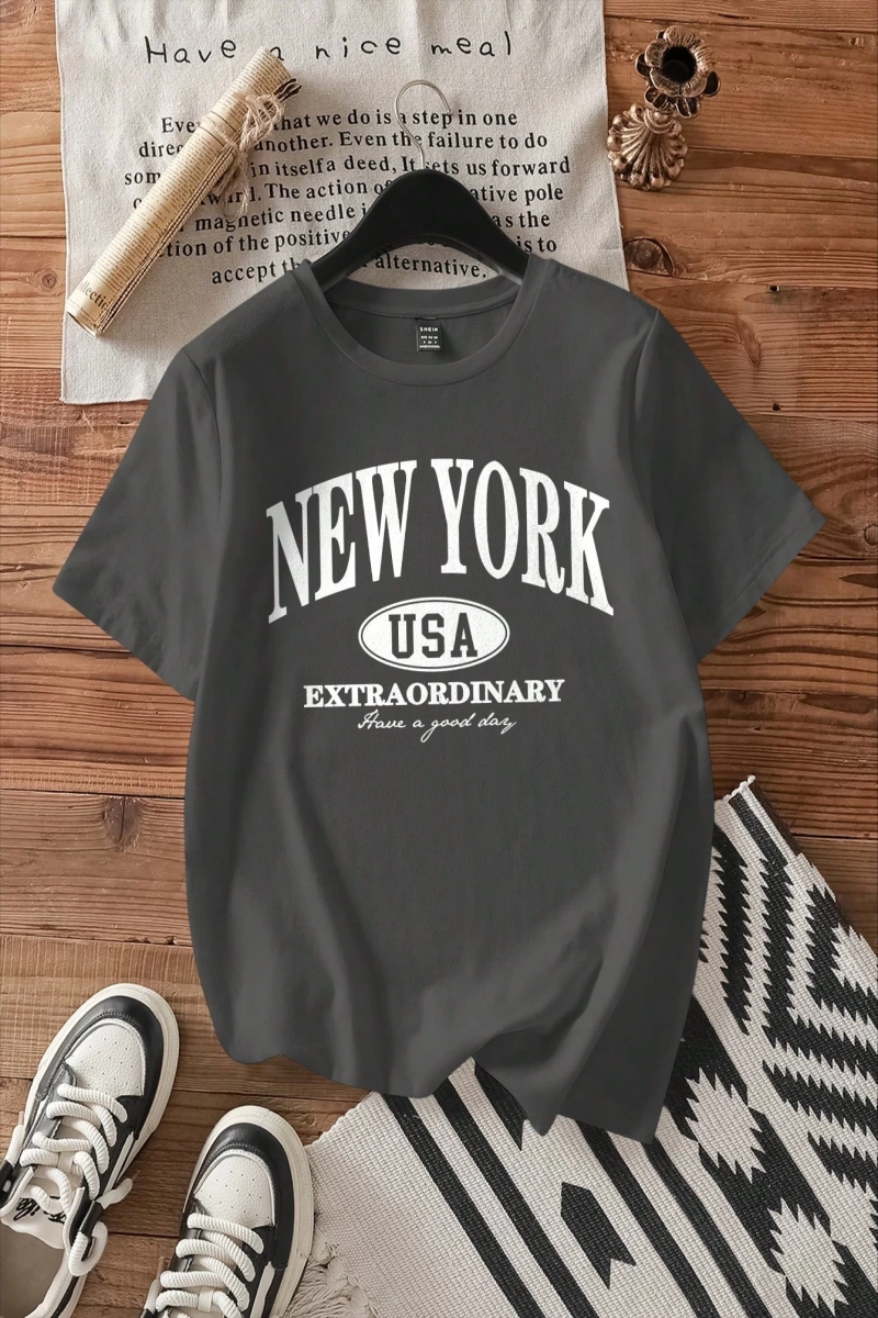 Okula Dönüş New York Rahat Harfli Grafik Düzenli Yuvarlak Yaka Kısa Kollu Kadın Ti