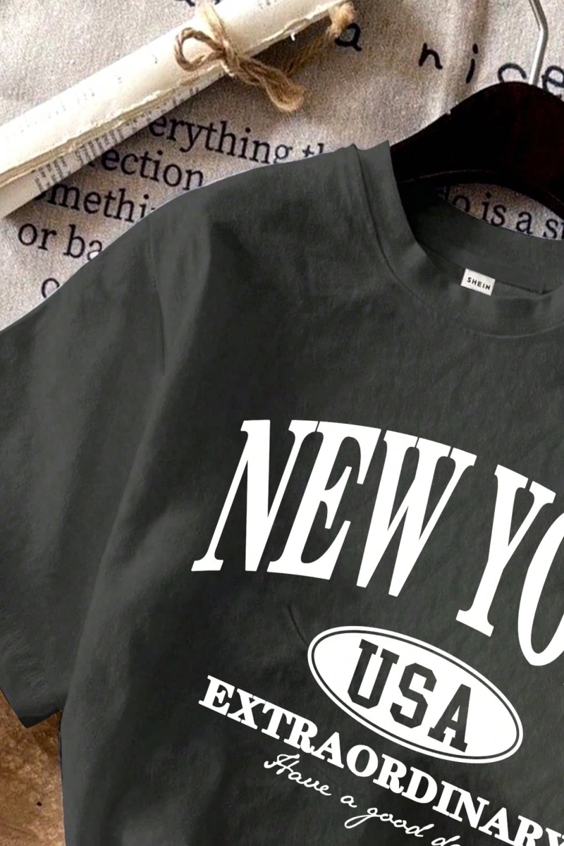 Okula Dönüş New York Rahat Harfli Grafik Düzenli Yuvarlak Yaka Kısa Kollu Kadın Ti