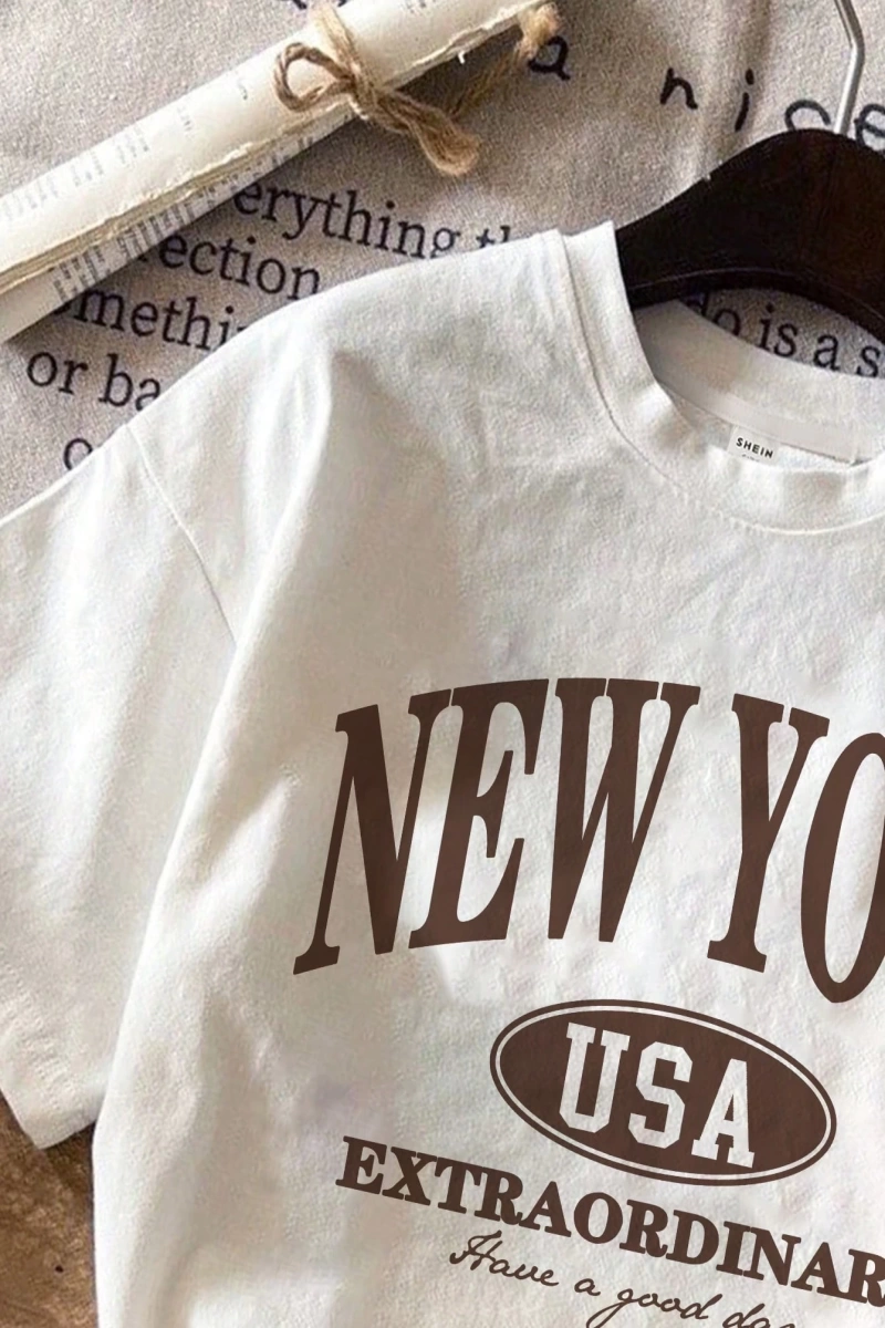 Okula Dönüş New York Rahat Harfli Grafik Düzenli Yuvarlak Yaka Kısa Kollu Kadın Ti