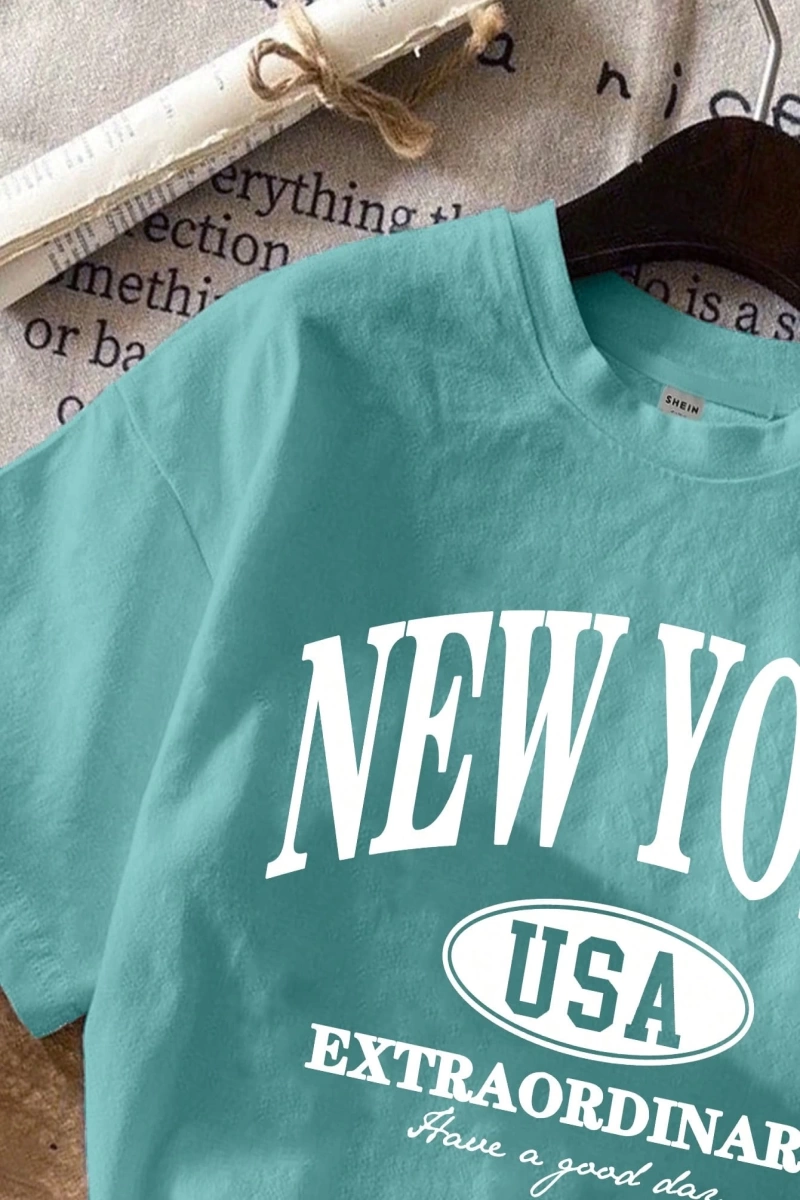 Okula Dönüş New York Rahat Harfli Grafik Düzenli Yuvarlak Yaka Kısa Kollu Kadın Ti