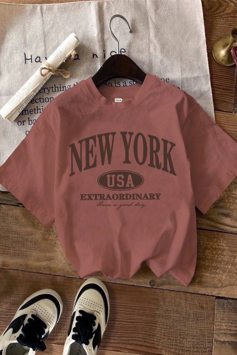 Okula Dönüş New York Rahat Harfli Grafik Düzenli Yuvarlak Yaka Kısa Kollu Kadın Ti