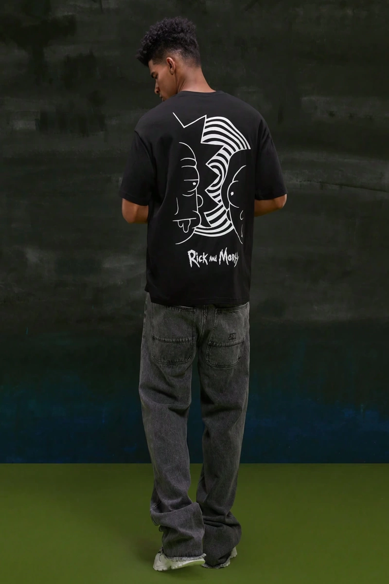 Rick and Morty X SHEIN Erkek Rahat Bol Örgü Figür Grafik Siyah Kısa Kollu Tişört
