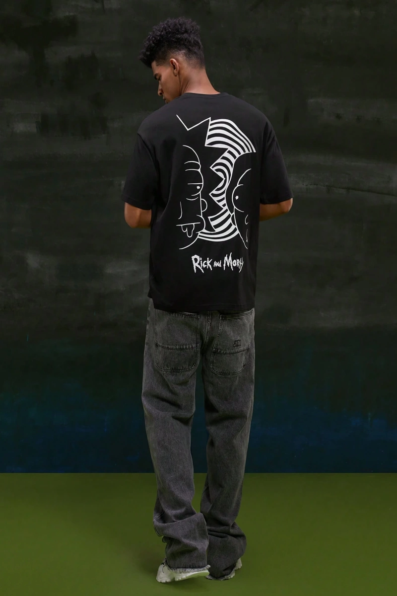 Rick and Morty X SHEIN Erkek Rahat Bol Örgü Figür Grafik Siyah Kısa Kollu Tişört