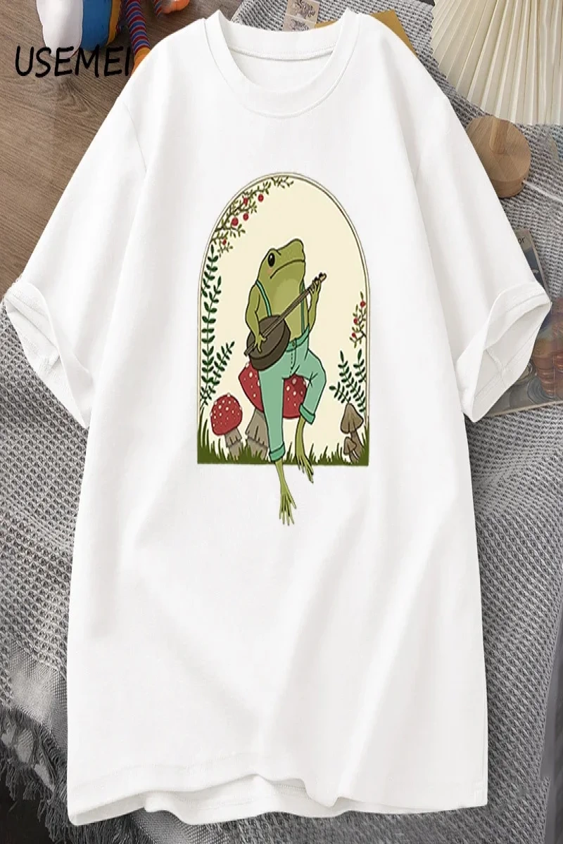 Sevimli Cottagecore T-shirt Estetik Kurbağa Mantar üzerinde Banjo Oynarken TErkekler  2827