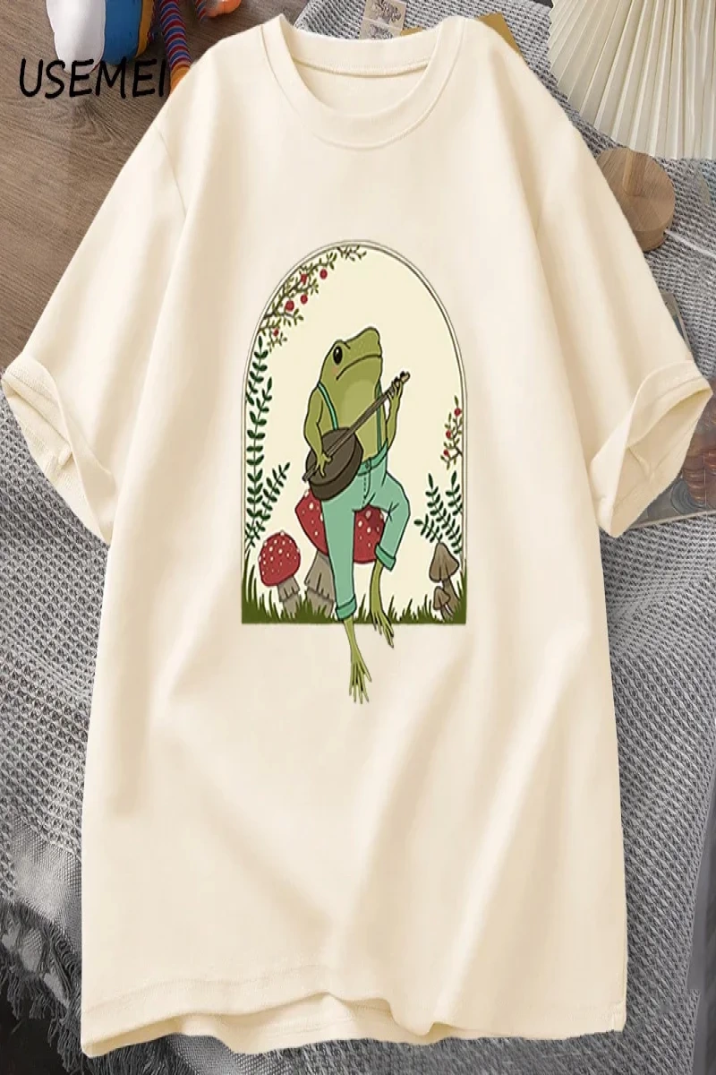 Sevimli Cottagecore T-shirt Estetik Kurbağa Mantar üzerinde Banjo Oynarken TErkekler  2827
