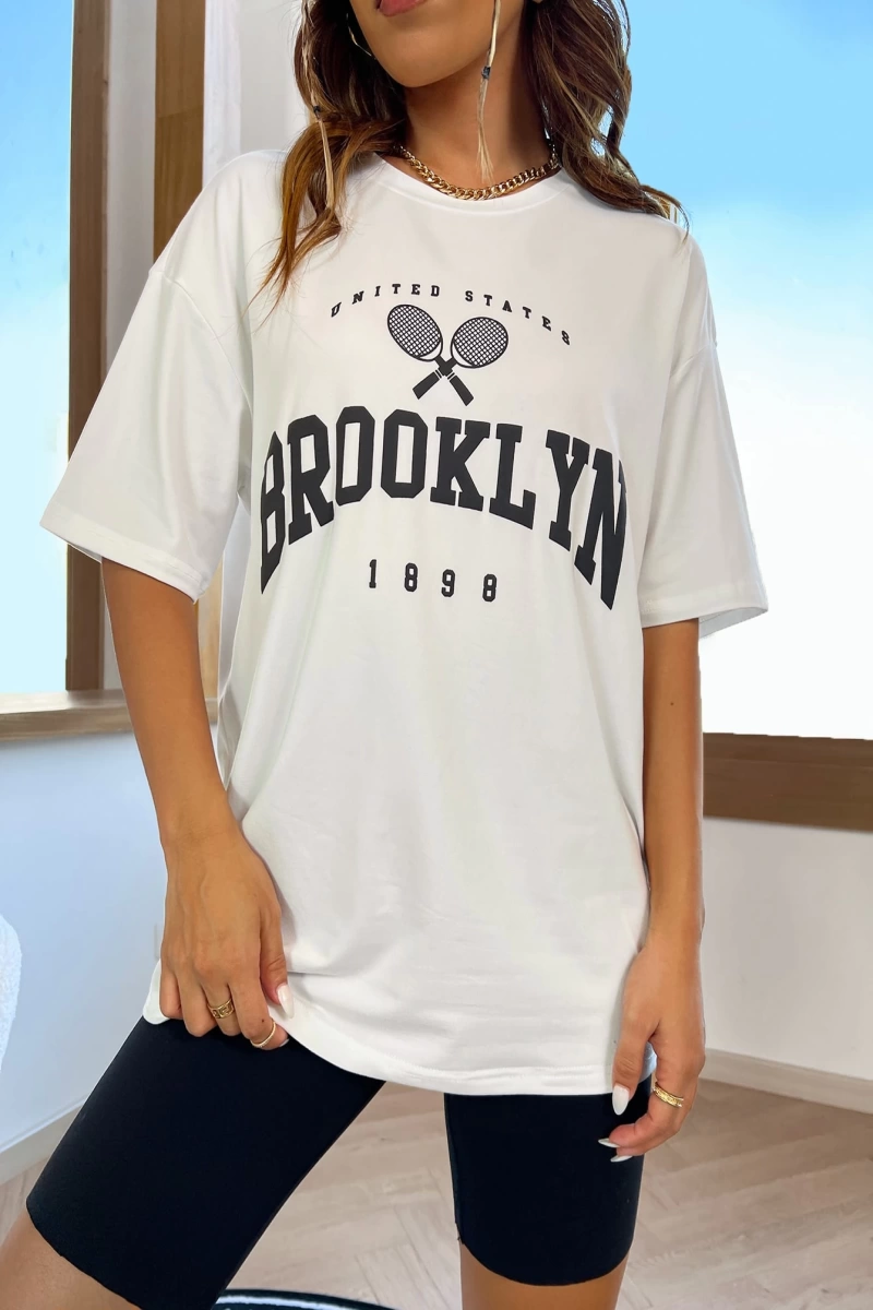SHEIN MOOSTA Harfli Grafik Düşük Omuzlu Tişört Grafik Tişörtler Kadın Üstleri