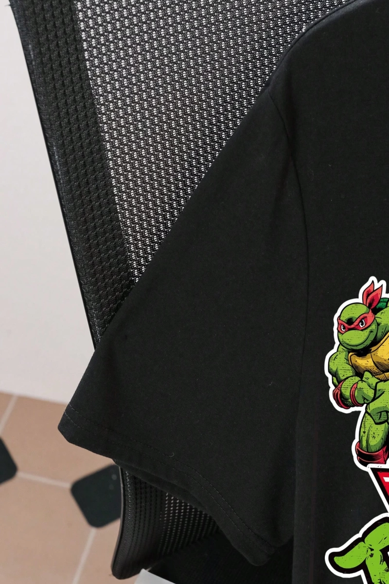 TEENAGE MUTANT NINJA TURTLES X SHEIN Erkek Karikatür Kaplumbağa ve Harf Grafik Yuvarlak Yaka