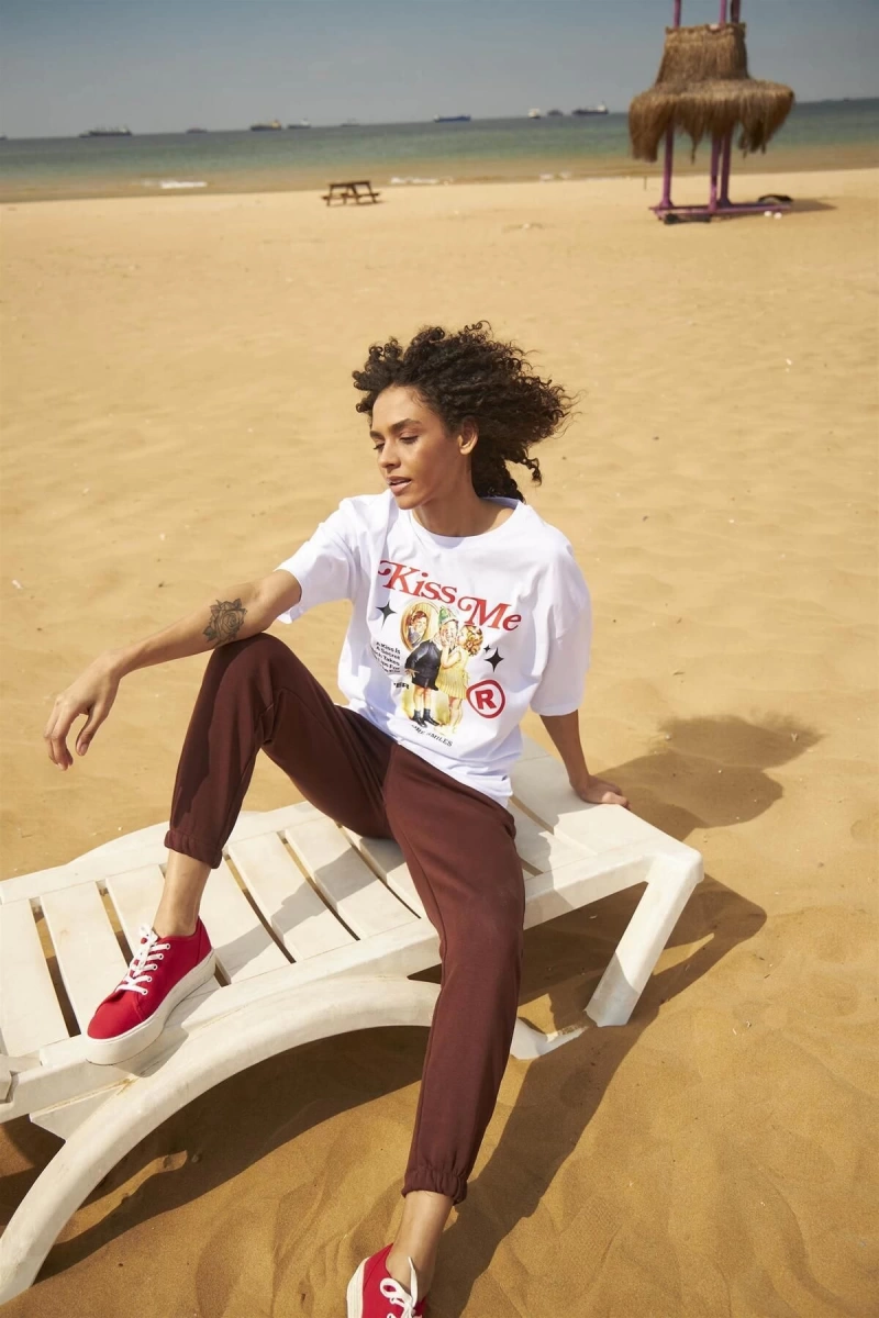 Unisex Kiss Me Tshirt Beyaz