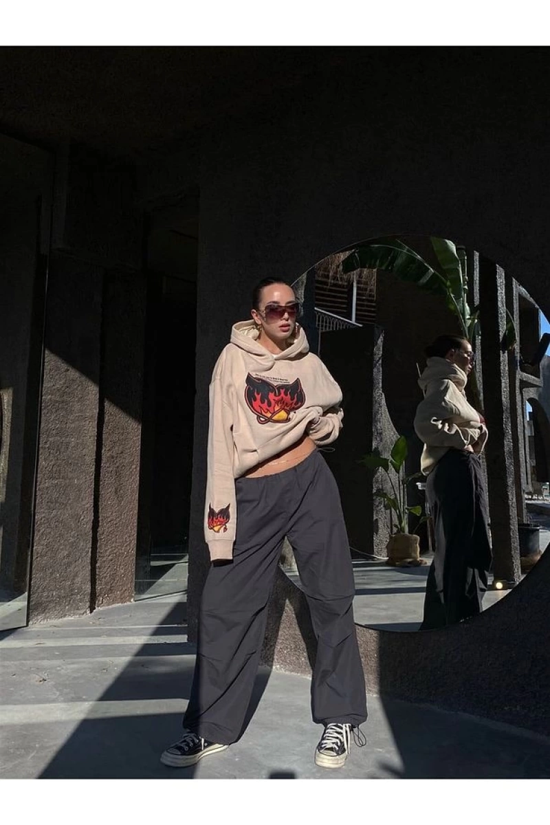 Unisex Love Is Evil Sweatshirt Hoodie Gri