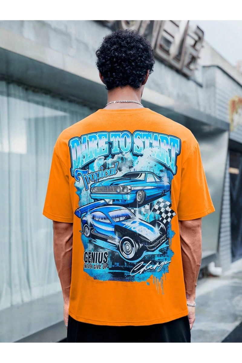 Unisex Oversize Kalıp Araba ve Mektup Grafik Damla Omuz Harajuku Style