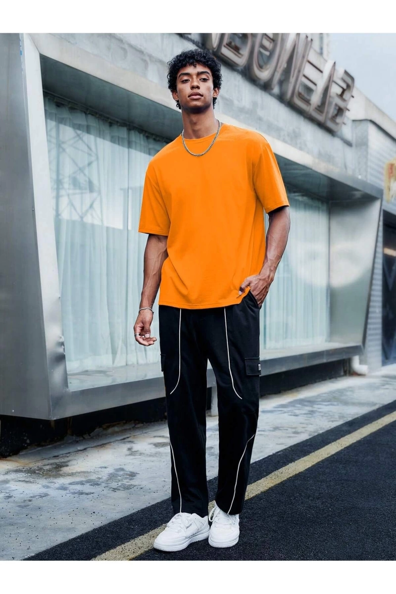 Unisex Oversize Kalıp Araba ve Mektup Grafik Damla Omuz Harajuku Style