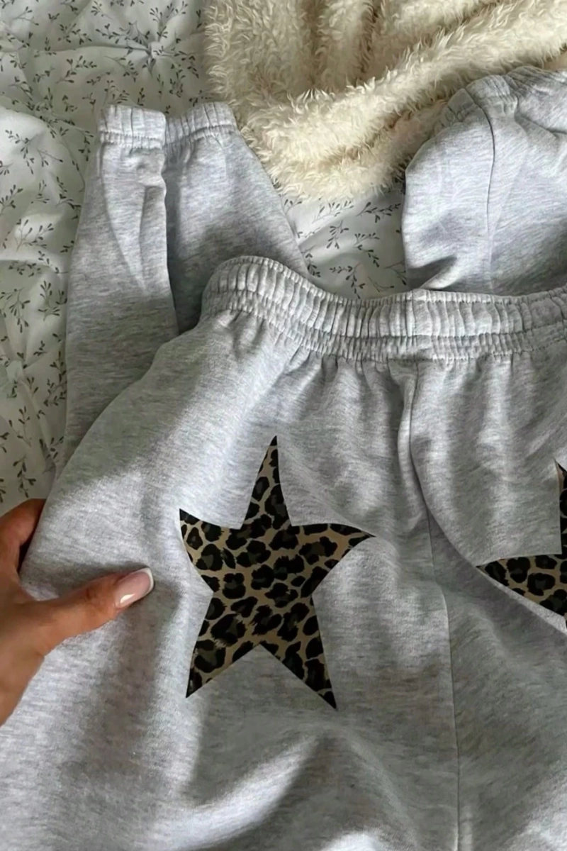 Y2K Açık Gri Leopar ve Yıldız Desenli Spor Pantolon, Rahat ve Sıcak Spor Giyim