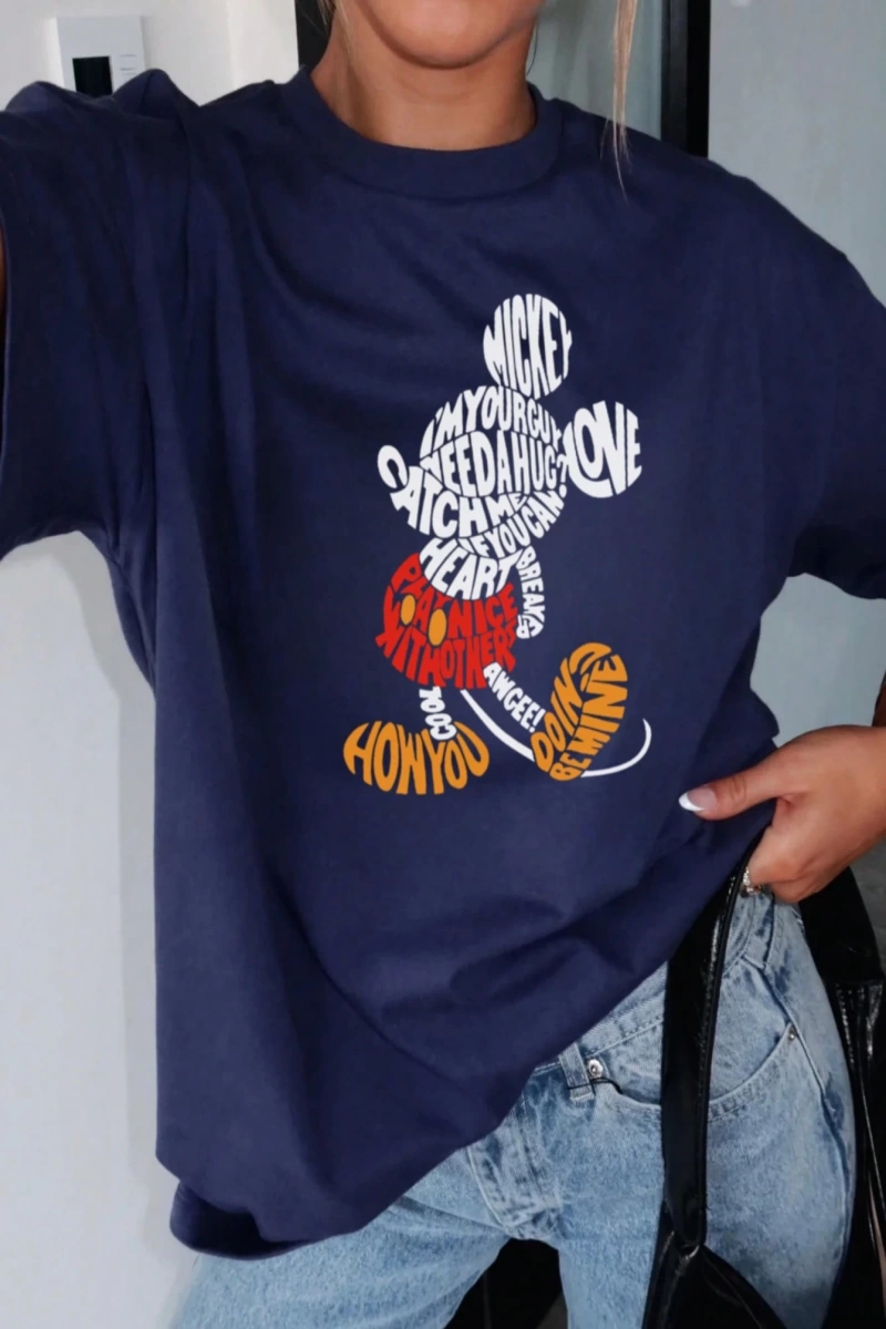 Yazlık Kadın Bol Tişört, Çilek Desenli, Pamuklu, Beyaz Kısa Kollu, Grafik Tişört