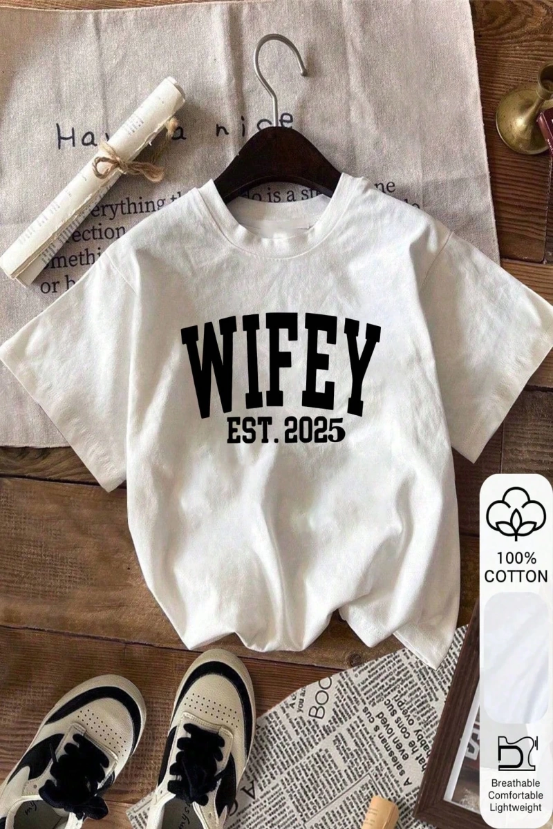 Yazlık Kadın Bol Tişört, WIFET Harfli Baskı, %100 Pamuk Beyaz Kısa Kollu Desenli Kısa Kollu