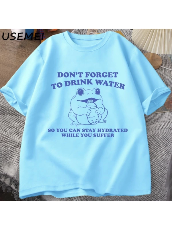 Acı çekerken hidrate kalmak T-Shirt Vintage stil komik kurbağa grafik Tee yaz pamuk kısa koll