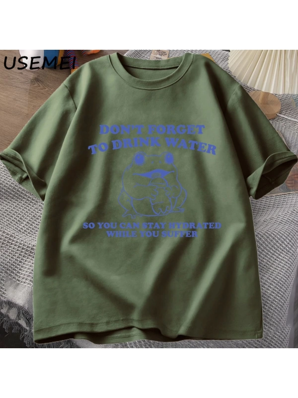Acı çekerken hidrate kalmak T-Shirt Vintage stil komik kurbağa grafik Tee yaz pamuk kısa koll
