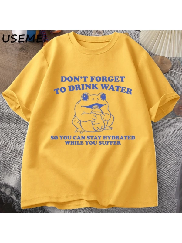 Acı çekerken hidrate kalmak T-Shirt Vintage stil komik kurbağa grafik Tee yaz pamuk kısa koll